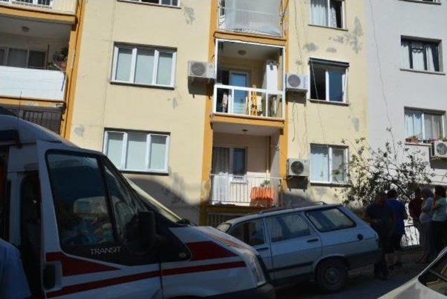 Balkondan Düşen Camcı Öldü 1