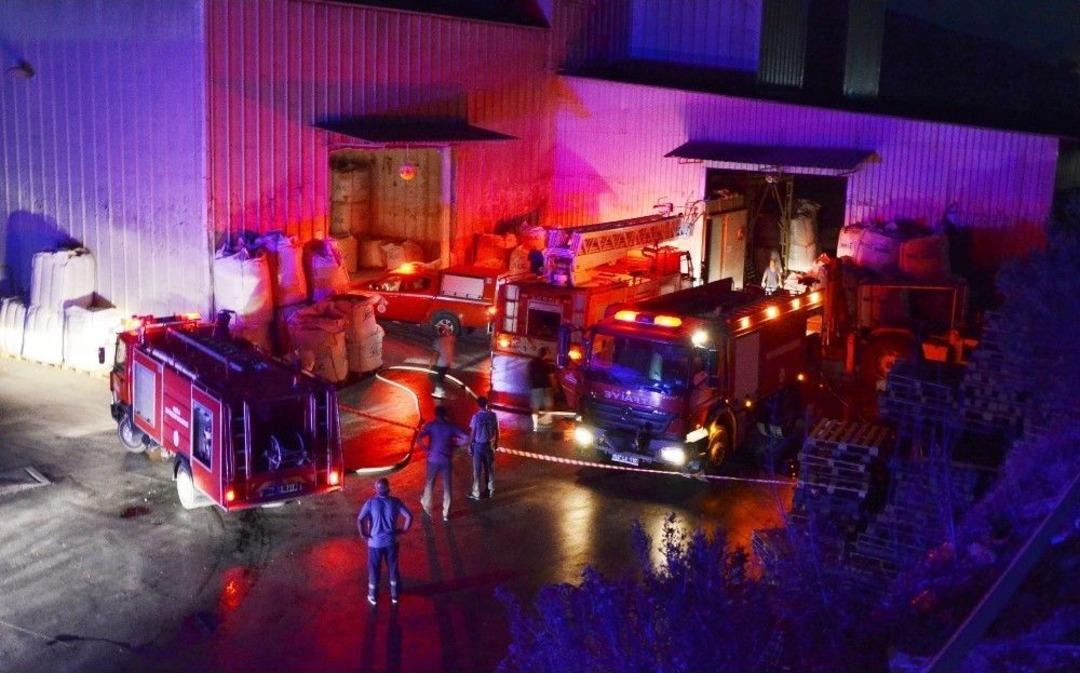 Milas&rsquo;ta Yem Fabrikasında Yangın