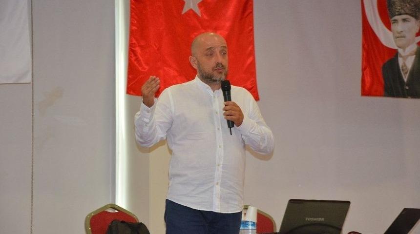Kuşadası Ticaret Odasında E-ticaret Konferansı