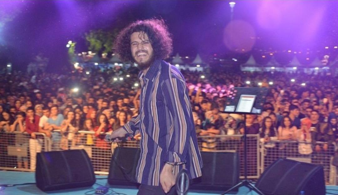 O Ses T&uuml;rkiye Şampiyonu Emre Sertkaya, Bitlislileri Coşturdu