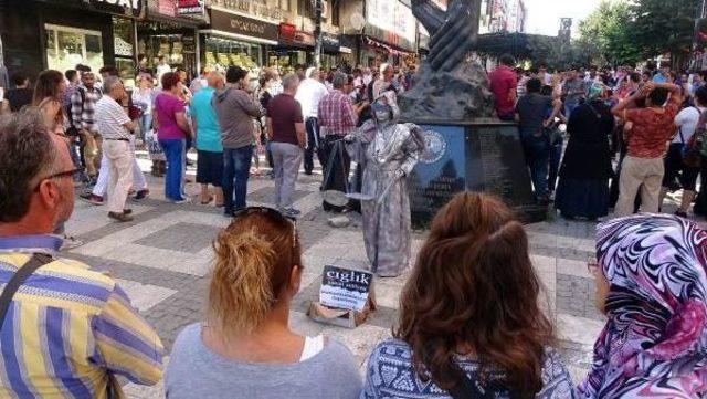  adalet Y&uuml;r&uuml;y&uuml;ş&uuml; nden Etkilenen Tiyatro Sanat&ccedil;ısından &lsquo;Adalet Duruşu&rsquo; 2