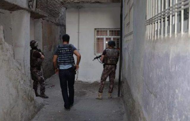 Diyarbakır da 400 Polis Ile Hava Destekli Operasyon 3
