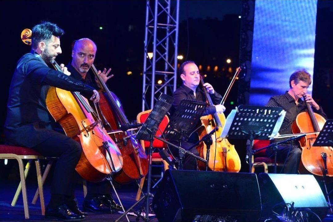 Beylikd&uuml;z&uuml;&rsquo;nde M&uuml;zik Dolu Bir Gece