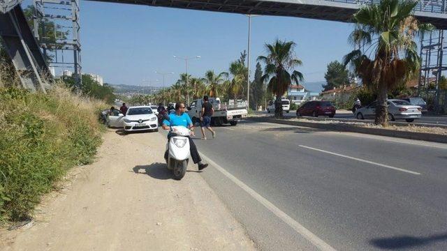 Kuşadası&rsquo;nda 3 Trafik Kazası, 3 Yaralı 3
