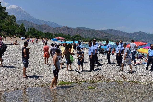 Olimpos Ve &Ccedil;ıralıa Sahilinde Seyyar Satıcı Operasyonu 2