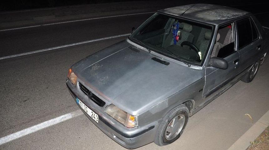 Kapağı A&ccedil;ık Kalan R&ouml;gara D&uuml;şen Otomobillerin Lastikleri Patladı