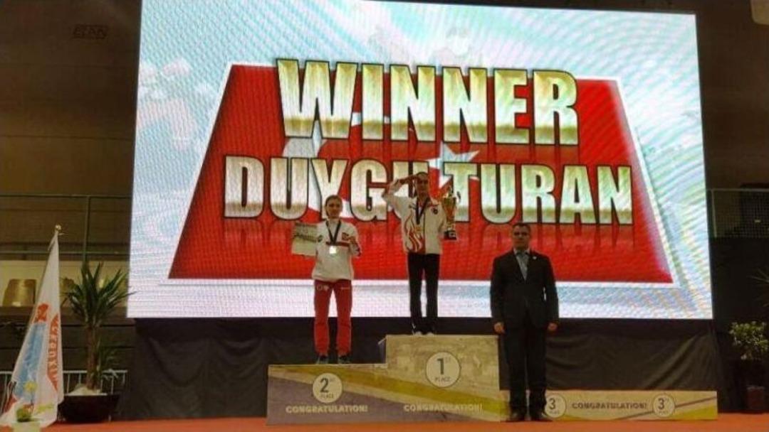 (&ouml;zel Haber) -şişli Hamidiye Etfal Eğitim Ve Araştırma Hastanesi&rsquo;de Tedavi G&ouml;ren Hastalar Kick Boks&ccedil;u Hemşireye Emanet