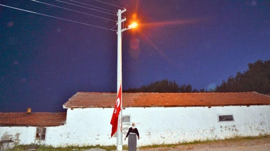 (&ouml;zel Haber) Hesna Nine 50 Yıl Sonra Işığına Kavuştu