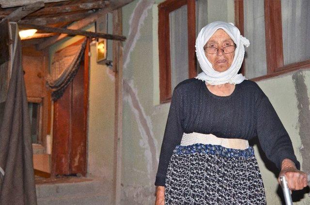 (özel Haber) Hesna Nine 50 Yıl Sonra Işığına Kavuştu