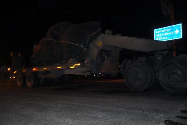 Hatay sınırına obüs ve tank sevkiyatı (2)