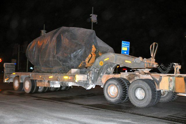 Hatay sınırına obüs ve tank sevkiyatı (2)