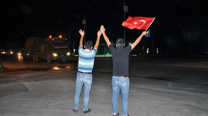 Hatay sınırına ob&uuml;s ve tank sevkiyatı (2)