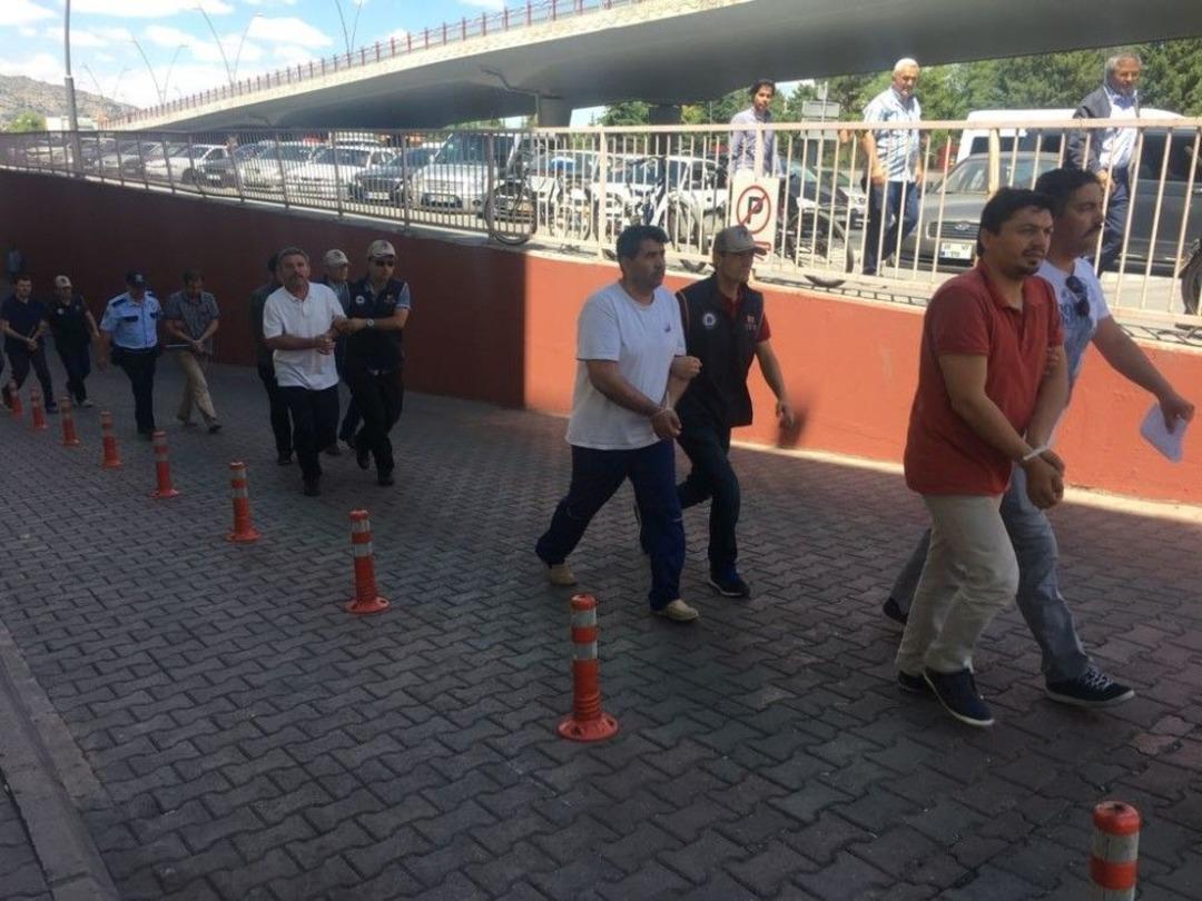 Bylock Ş&uuml;phelisi 16 Kişi Daha Adliyeye Sevk Edildi