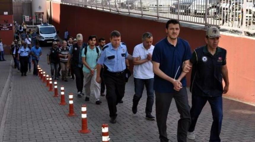 Kayseri'de Fet&ouml;'den G&ouml;zaltına Alınan 16 Kişi Adliyede