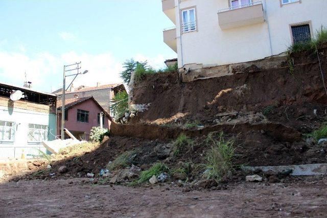 Kocaeli’de İstinat Duvarı Çöktü