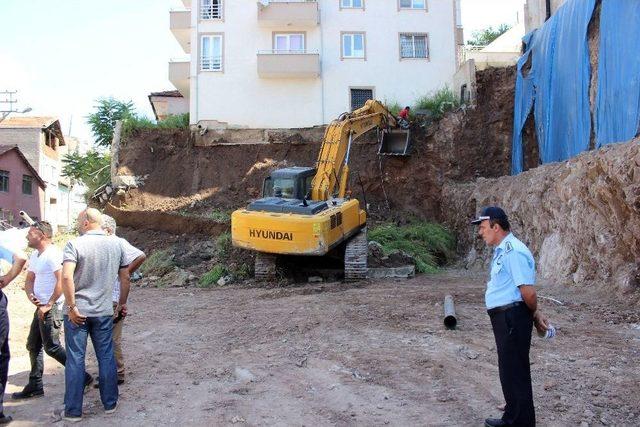 Kocaeli’de İstinat Duvarı Çöktü