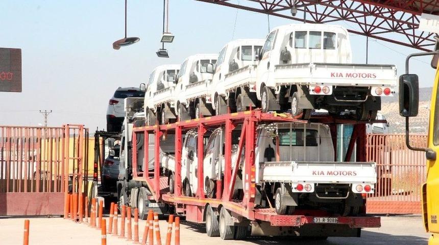 Suriye Geçici Hükümetinin Aldığı Araçlar Tırlarla Suriye’ye Götürüldü