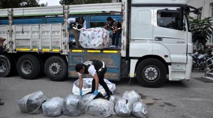 Osmaniye'de Kamyonda 150 Kilo Esrar, 1 G&ouml;zaltı