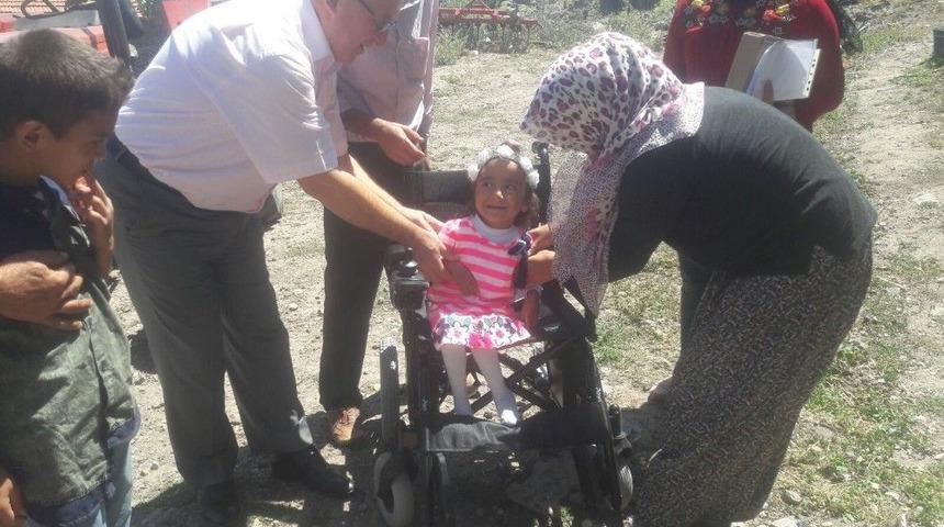 Minik Zeynep&rsquo;e Sevindiren Hediye