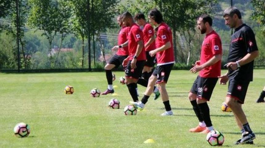 Adanaspor Abant'ta Kampa Girdi