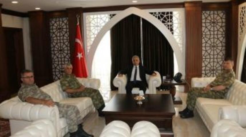 Korgeneral &Ccedil;etin Hakkari&rsquo;de