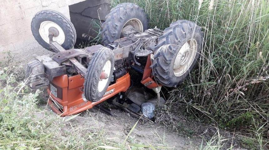 Salihli&rsquo;de Trakt&ouml;r Kanala Devrildi: 1 &Ouml;l&uuml;