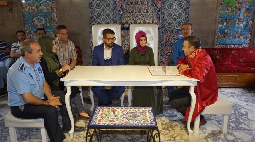 Nevşehir&rsquo;de Bug&uuml;ne &Ouml;zel 17 &Ccedil;ift Nikah Kıydırdı