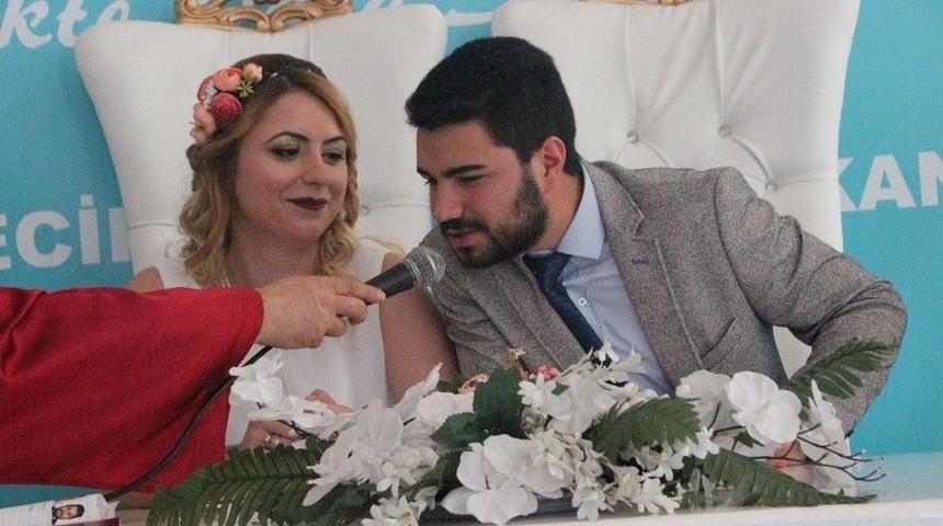 Bug&uuml;n Nikah T&ouml;renleri 20.30&rsquo;a Kadar Devam Edecek