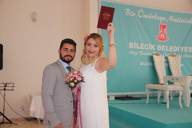 Bugün Nikah Törenleri 20.30’a Kadar Devam Edecek