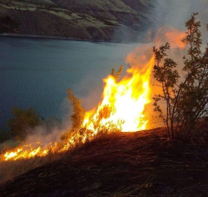 Doğanyol’daki Arazi Yangını Güçlükle Kontrol Altına Alındı G4