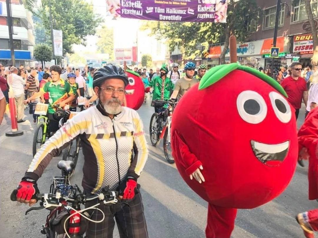 23.yeşilyurt K&uuml;lt&uuml;r Kiraz Ve Spor Festivali Kortej Y&uuml;r&uuml;y&uuml;ş&uuml;yle Başladı