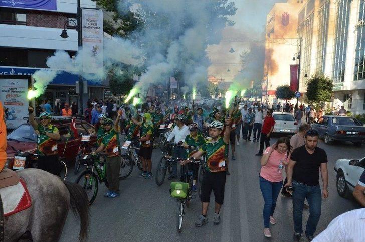 23.yeşilyurt Kültür Kiraz Ve Spor Festivali Kortej Yürüyüşüyle Başladı G4