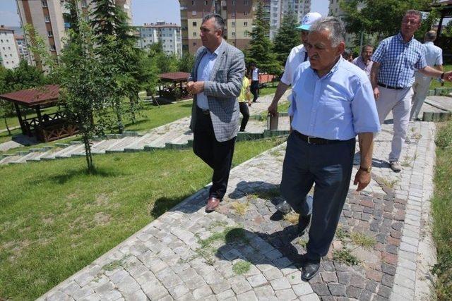 Başkan B&uuml;y&uuml;kkılı&ccedil; 15 Temmuz Milli Egemenlik Park&rsquo;ında İncelemede Bulundu 1