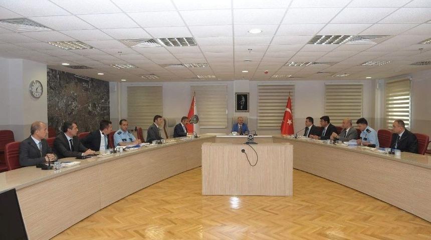 Vali &Ccedil;akacak, İl Emniyet M&uuml;d&uuml;rl&uuml;ğ&uuml;n&uuml; Ziyaret Etti