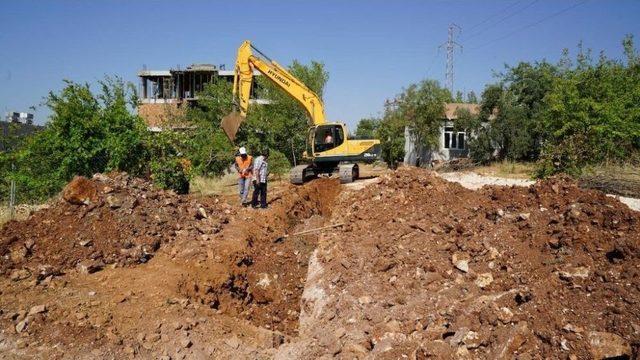 Yeni Yerleşim Alanlarına Altyapı Hattı Döşeniyor