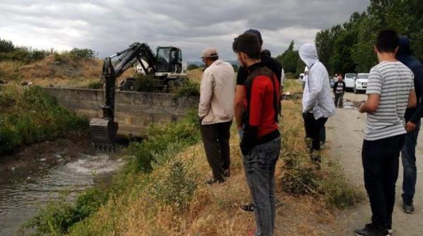 Sulama Kanalında Kaybolan Genci Arama &Ccedil;alışmaları S&uuml;r&uuml;yor