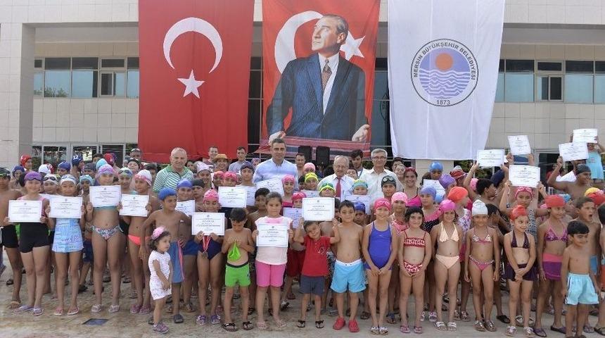 Y&uuml;zme Kursunu Bitiren &Ouml;ğrenciler Sertifikalarını Aldı