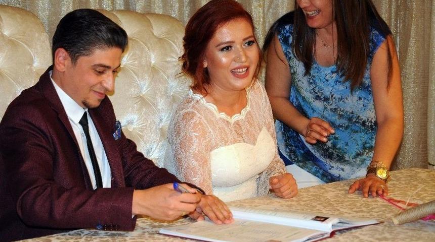 Tarihi Unutmamak İçin Bugün Nikah Kıyıyorlar