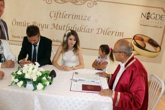 Nikah Tarihlerini Unutulmaz Kılmak İçin 2 Ay Önceden Tarih Aldılar