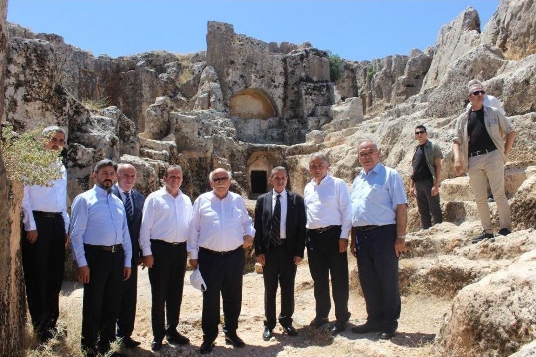 Bakan Avcı&rsquo;dan Perre Antik Kent&rsquo;teki Kamulaştırma Sorunuyla İlgili A&ccedil;ıklama