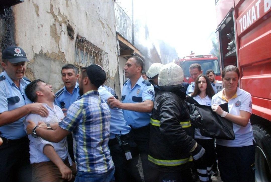 Afgan &Ccedil;ocuk Yangında Hayatını Kaybetti