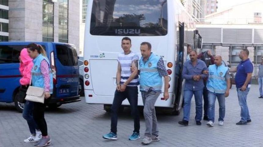 Aranan Kişilere Şafak Operasyonu: 35 Kişi G&ouml;zaltında