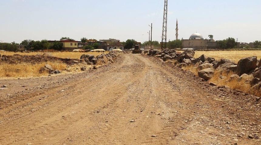 Bağlar Belediyesi Tellikaya Mahallesi&rsquo;nin Yolunu Yaptı