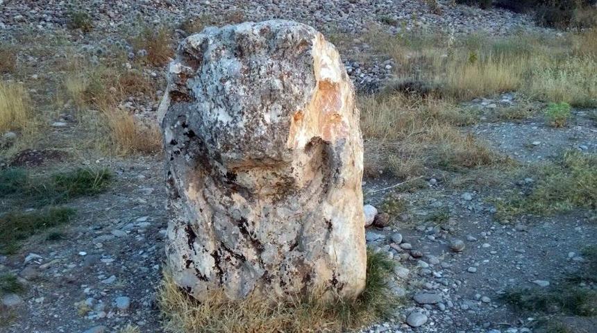 2 Bin Yıllık Aslan Heykeli Tahrip Edildi