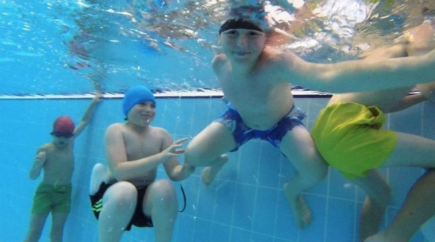 &Ouml;ğrencilerin Tatil Sevinci Havuz Keyfiyle İkiye Katlandı