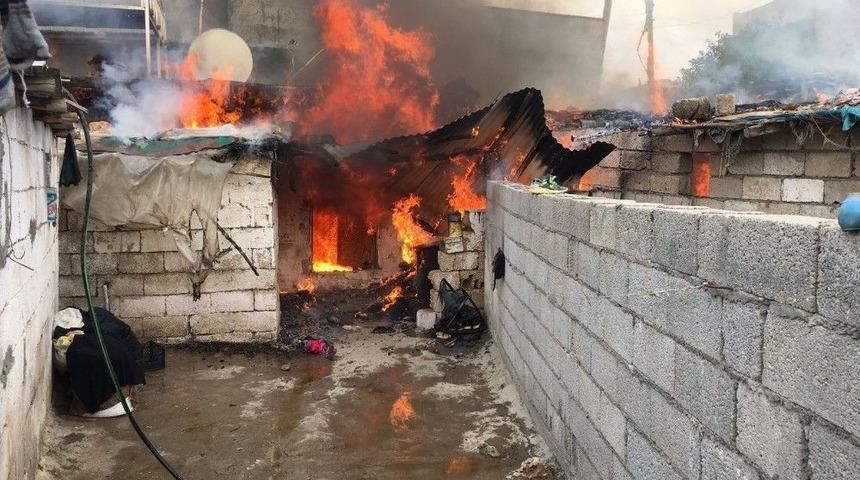 Nusaybin&rsquo;de Yangın Evi K&uuml;le D&ouml;n&uuml;şt&uuml;rd&uuml;