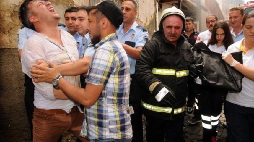 3 Yaşındaki Afgan &Ccedil;ocuk, Yangında Can Verdi