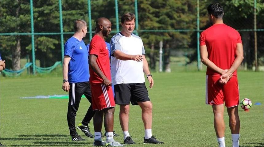 Evkur Yeni Malatyaspor&rsquo;da Sağlam&rsquo;dan Yabancı Oyunculara &Uuml;ltimatom