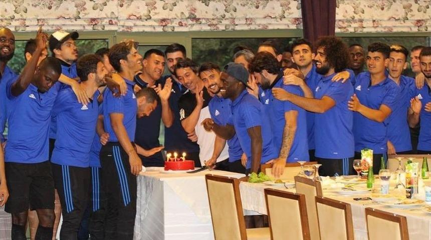 Ferhat Kiraz&rsquo;a Doğum G&uuml;n&uuml; Kutlaması