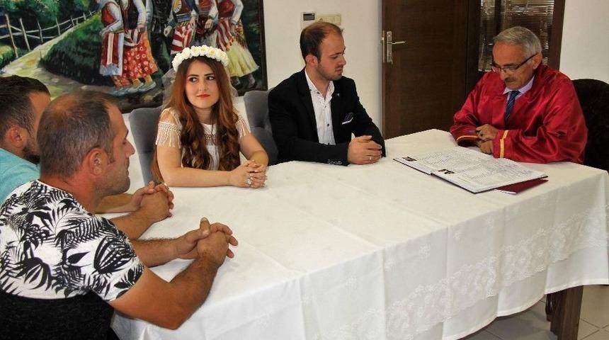 Evlilik İ&ccedil;in 07.07.2017 Tarihini Se&ccedil;tiler